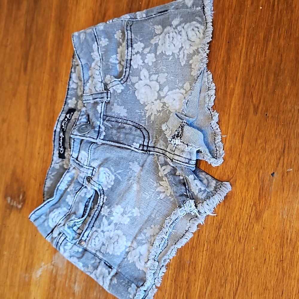 Gray Flowers Celebrity Pink Shorts Size 0